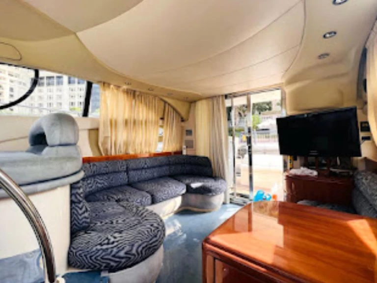 Motorboot mieten in Dubai Marina zum besten Preis