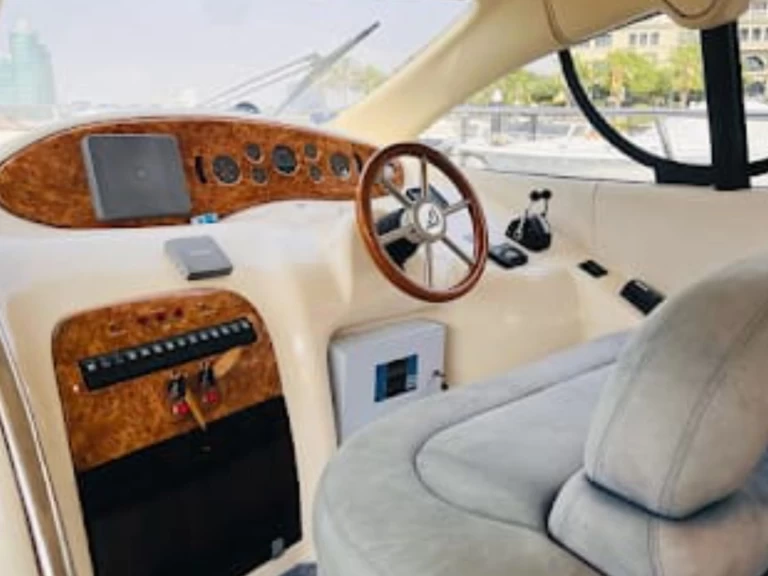 Azimut Azimut 45 mieten Dubai Marina