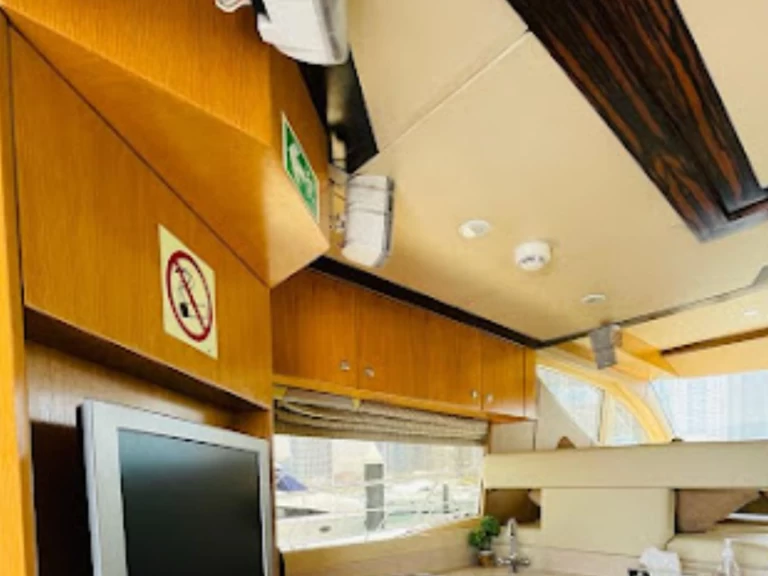 YachtCharter in Dubai Marina - Azimut Azimut 46 Fly auf SamBoat