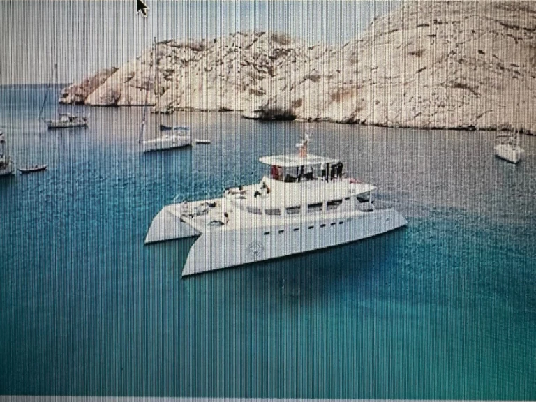 Ein Explorer SEA  mieten in Marseille