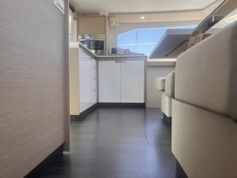Ein Fountaine Pajot Isla 40 mieten in Parham Town