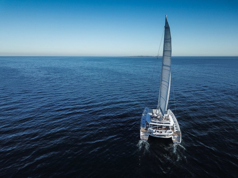 Katamaran mit oder ohne Skipper Two Oceans Marine mieten in Flisvos Marina