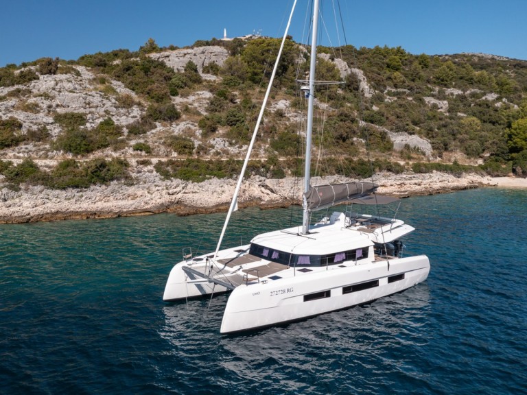 Ein Dufour Dufour Catamarans 48 Sail mieten in Primošten