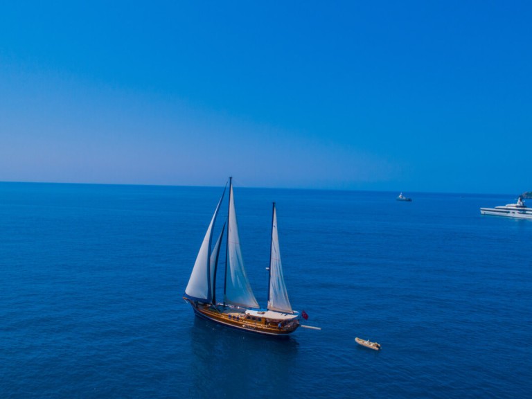 Segelboot mieten in Tivat zum besten Preis