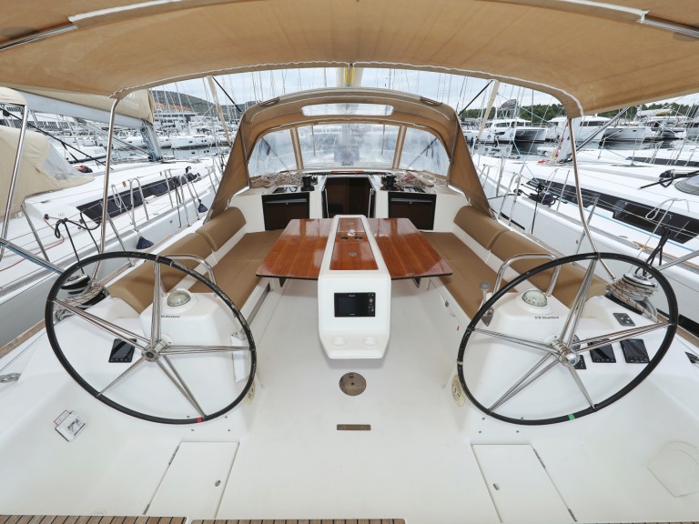 Segelboot mit oder ohne Skipper Dufour mieten in Šibenik