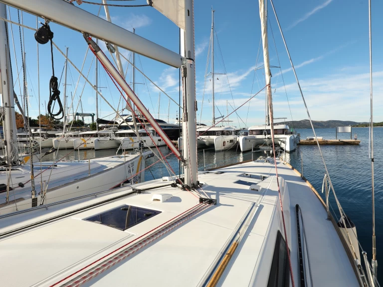 Bénéteau Oceanis 45 mieten Trogir