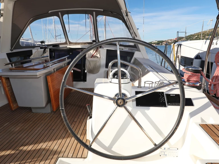 Bénéteau Oceanis 45 mieten Trogir