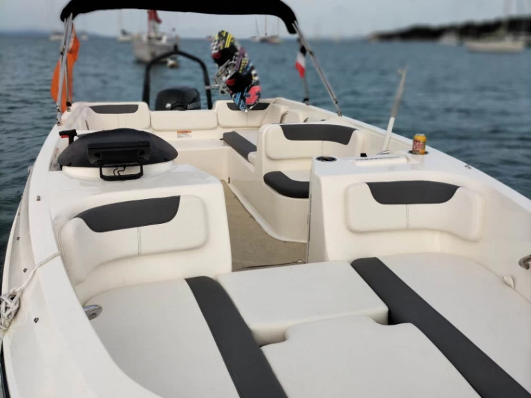 Motorboot mieten in Hyères - Bayliner Element E7