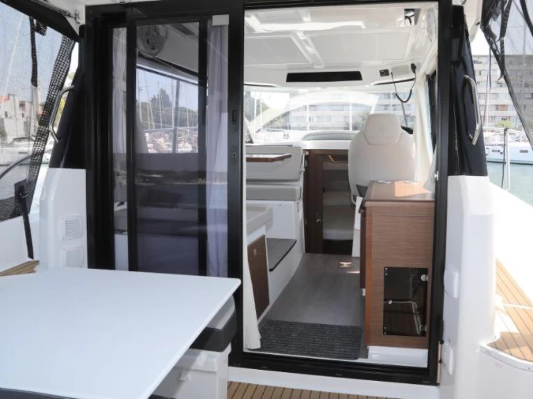 Vermietung Motorboot Jeanneau mit Führerschein