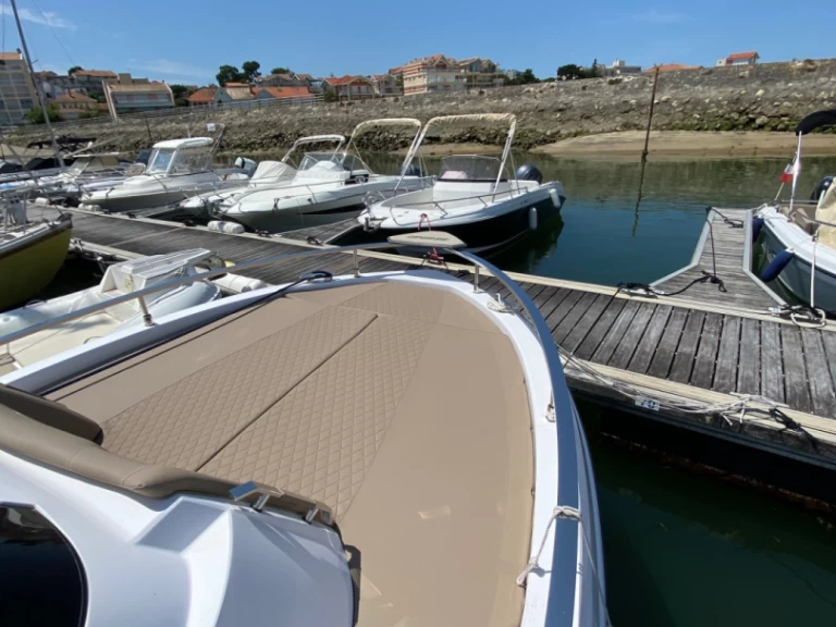 Vermietung Motorboot Ranieri mit Führerschein