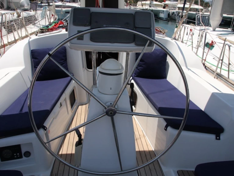 Ein Jeanneau Sun Odyssey 36i mieten in Marmaris