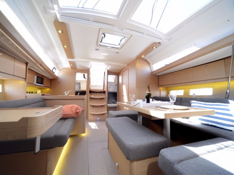 Ein Dufour Dufour 412 mieten in Saint-Mandrier-sur-Mer