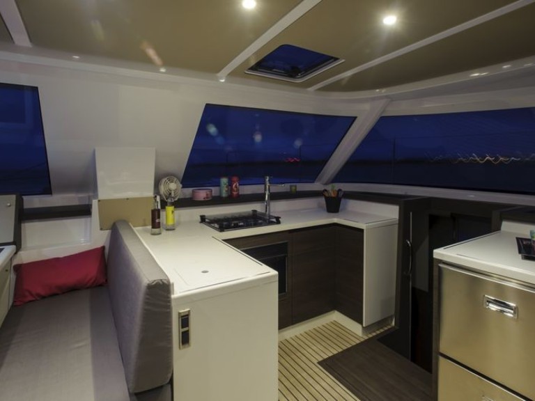 YachtCharter in Saint-Mandrier-sur-Mer - Nautitech Nautitech 40 auf SamBoat