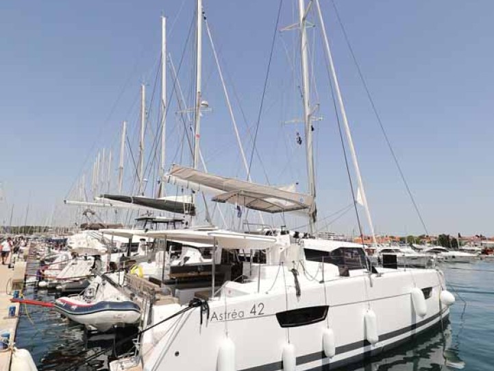 Katamaran mit oder ohne Skipper Fountaine Pajot mieten in Biograd na Moru