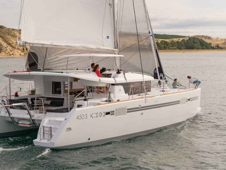 Ein Lagoon Lagoon 450 Sport Top mieten in Bas du Fort