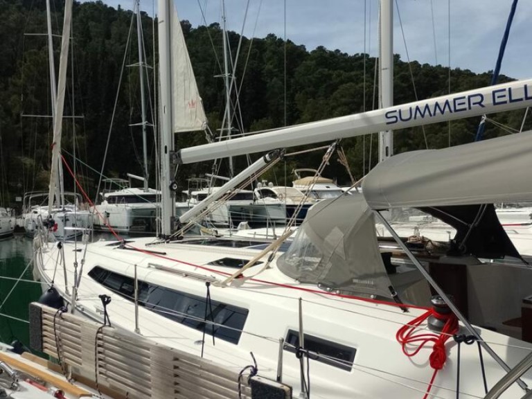 Ein Bavaria Cruiser 41 mieten in Skradin