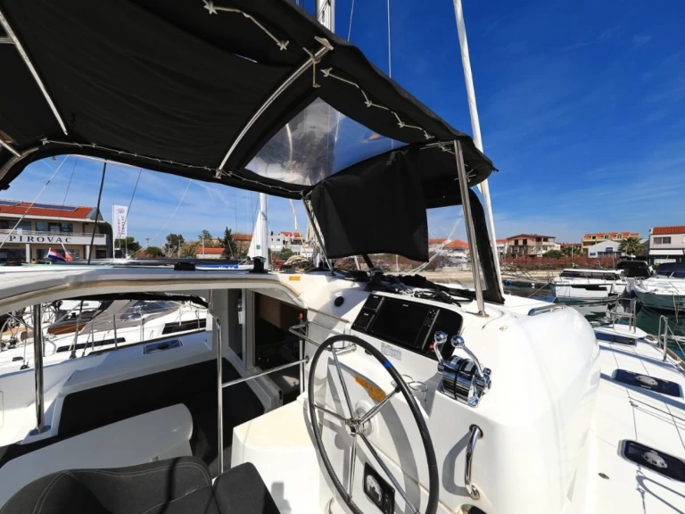 Bootsverleih Lagoon Lagoon 40 Pirovac Samboat