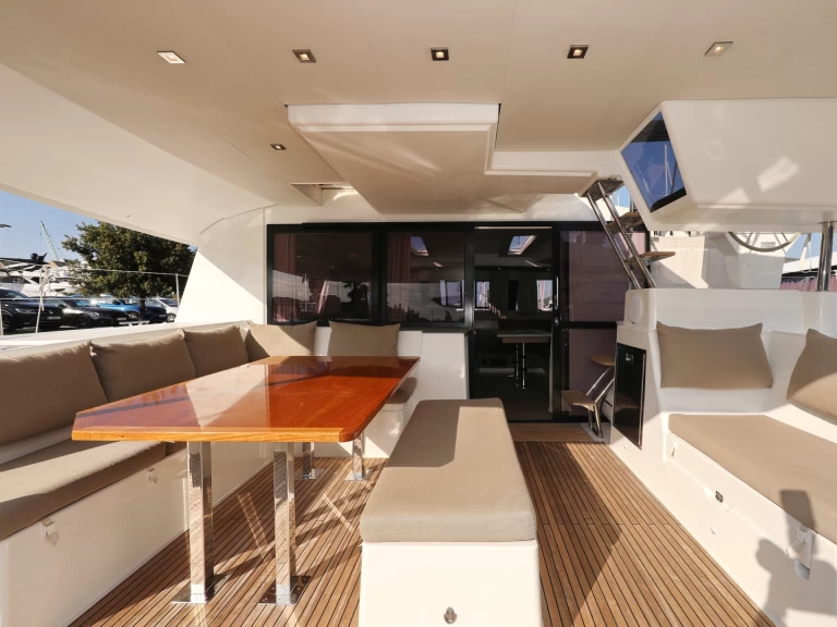 Ein Fountaine Pajot Saba 50 mieten in Trogir