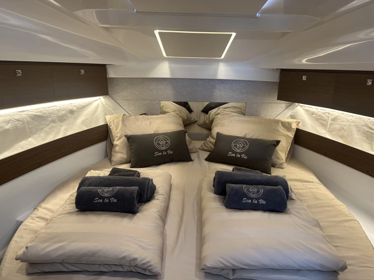 Vermietung Motorboot Jeanneau mit Führerschein