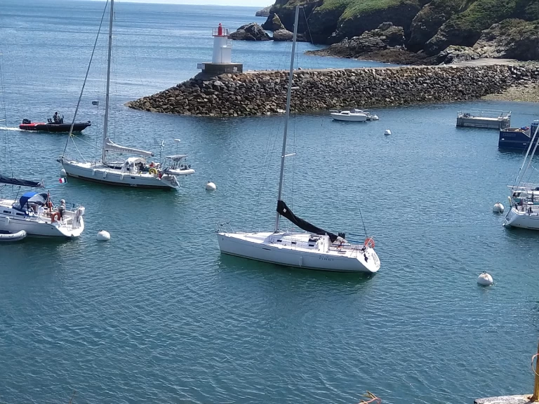 Segelboot mit oder ohne Skipper Bénéteau mieten in Lorient