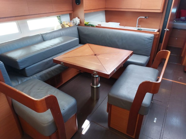 Segelboot mieten in Seget Donji zum besten Preis