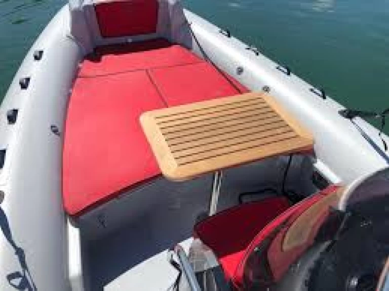 Schlauchboot mieten in Marseille - Prua al vento Thor 7 
