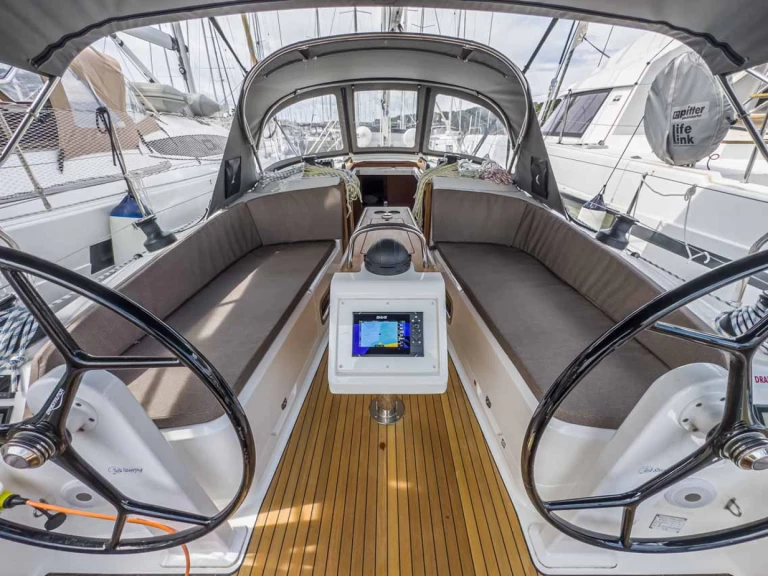Bootsverleih Bavaria Cruiser 37 Pula Samboat