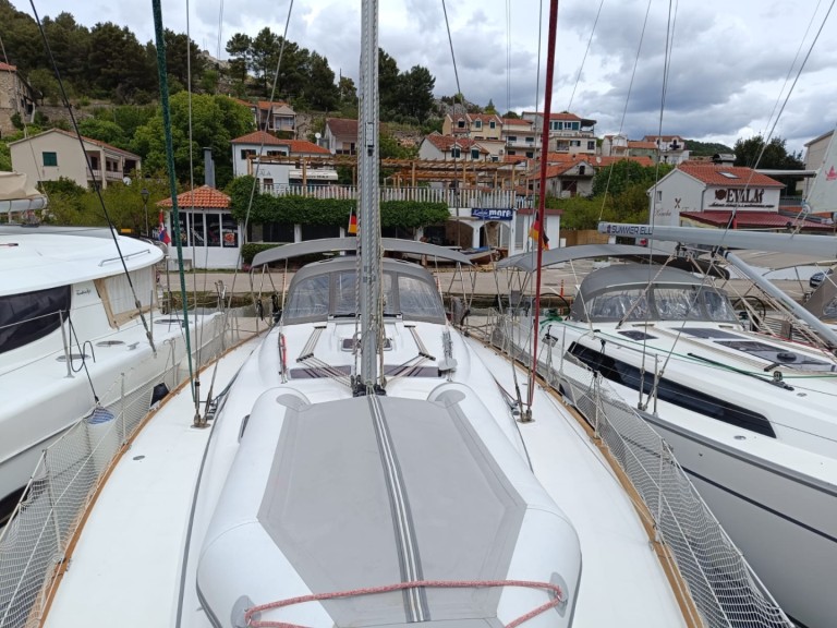 Ein Bavaria Cruiser 46 mieten in Skradin