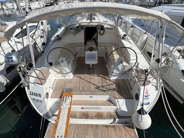 Ein Bavaria Cruiser 46 mieten in Punat