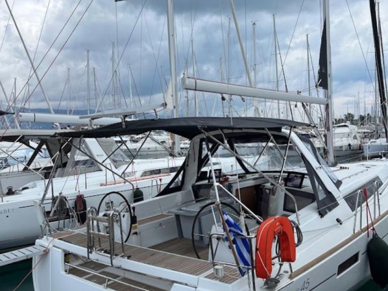 Boot mieten Gouviá günstig Oceanis 45