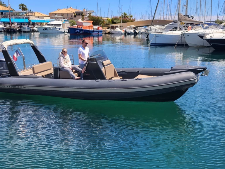 Ein Joker Boat Clubman 26 Special mieten in Port du Lavandou