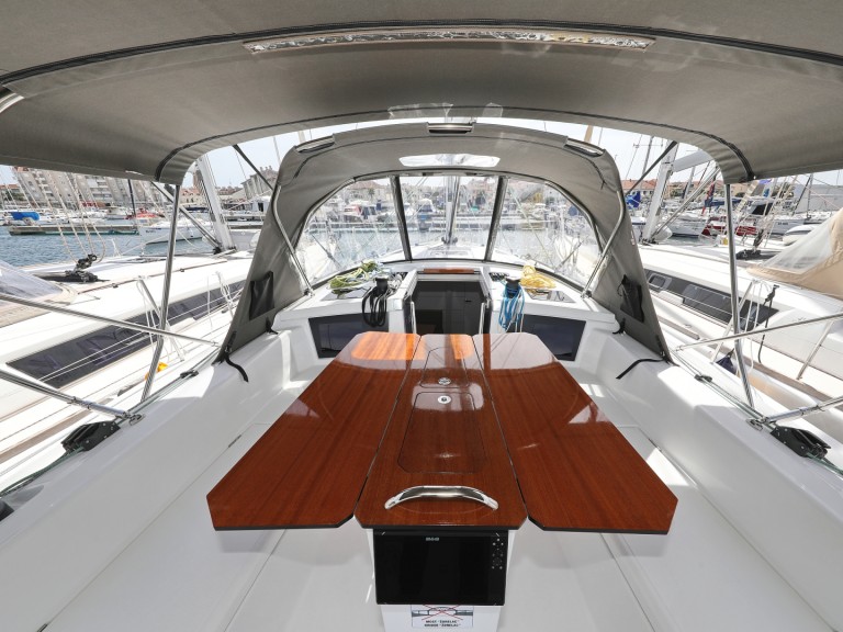 Bootsverleih Dufour Dufour 41 Primošten Samboat