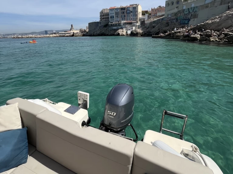 Motorboot mit oder ohne Skipper B2 Marine mieten in Marseille