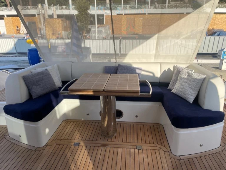 Vermietung Motorboot Princess mit Führerschein