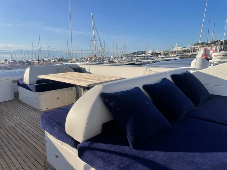 Princess Princess 64 Fly mieten Beaulieu-sur-Mer