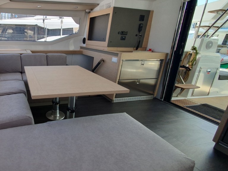 Ein Fountaine Pajot Elba 45 mieten in Seget Donji