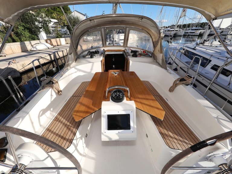 Bavaria Cruiser 37 mieten Šibenik
