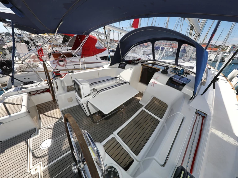 Segelboot mieten in Šibenik zum besten Preis