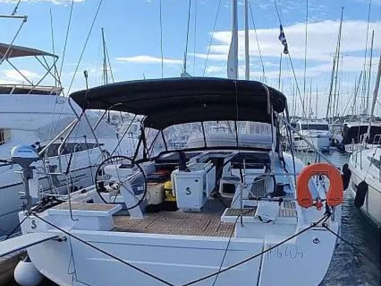 Ein Bénéteau Oceanis 51.1 mieten in Athen