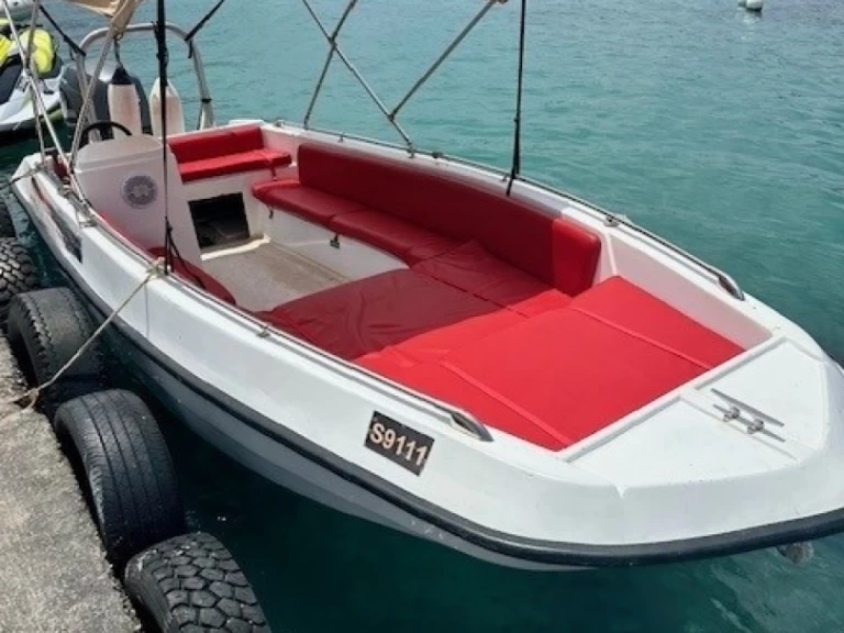 Ein Self driving 1 mieten in Il-Bajja tal-Mellieħa