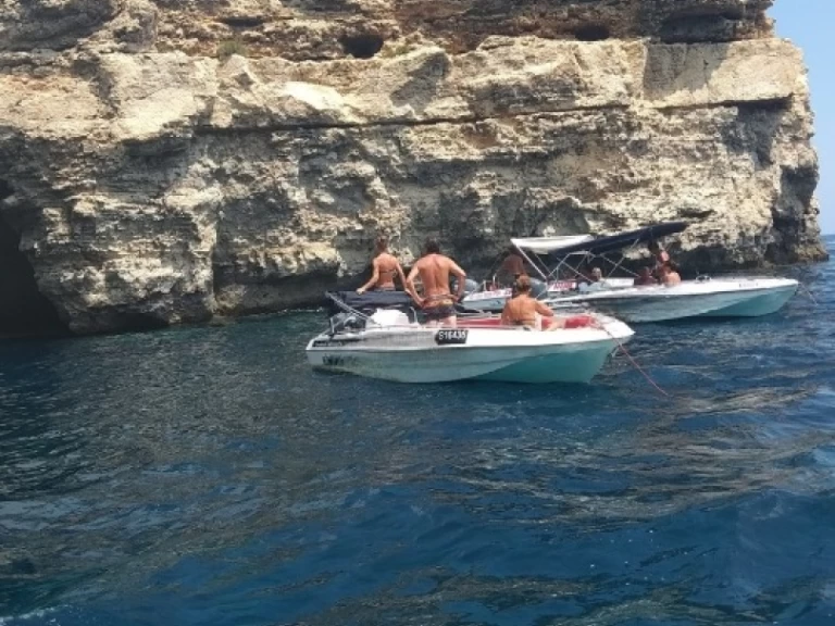 YachtCharter in Il-Bajja tal-Mellieħa - Self driving 1 auf SamBoat