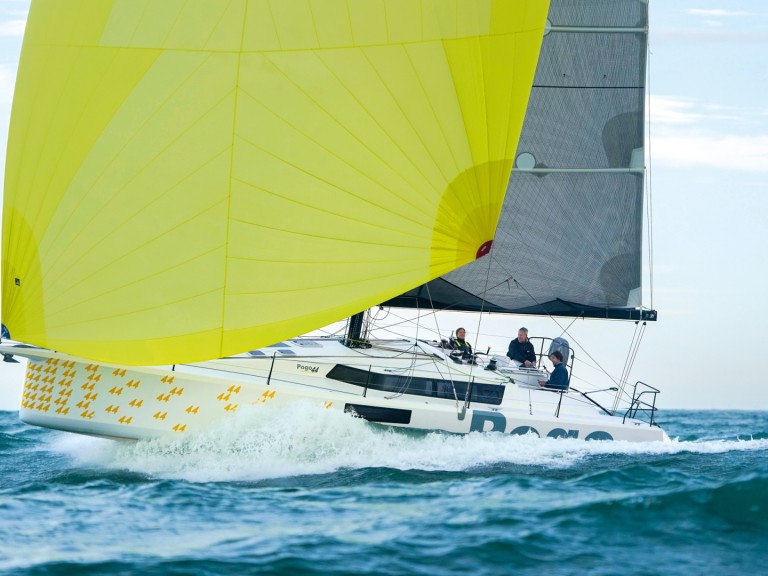 YachtCharter in La Trinité-sur-Mer - Pogo Structures Pogo 44 auf SamBoat