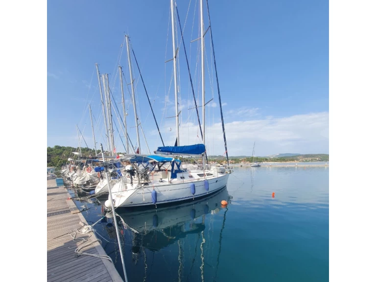 YachtCharter in Akhíllio - Jeanneau Sun Odyssey 37 auf SamBoat