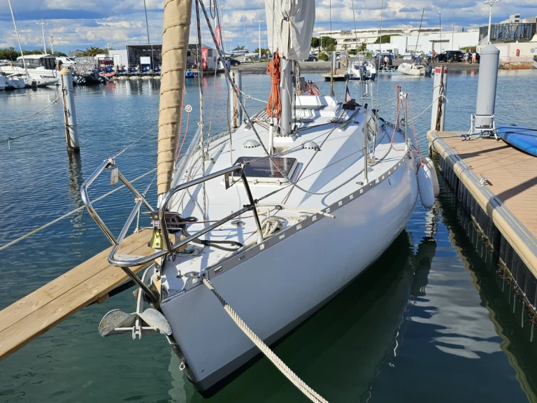 Ein Bénéteau First 30 mieten in Port-Camargue