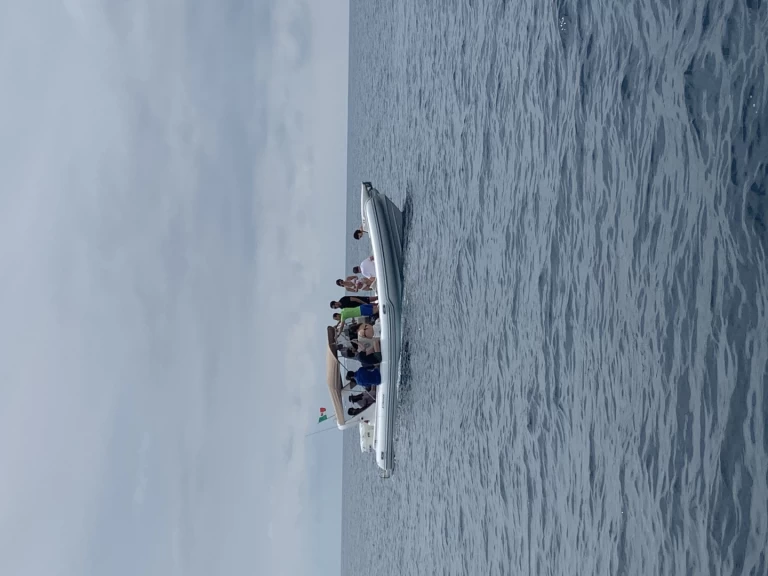 Ein Stingher Stingher 800gt mieten in Panarea