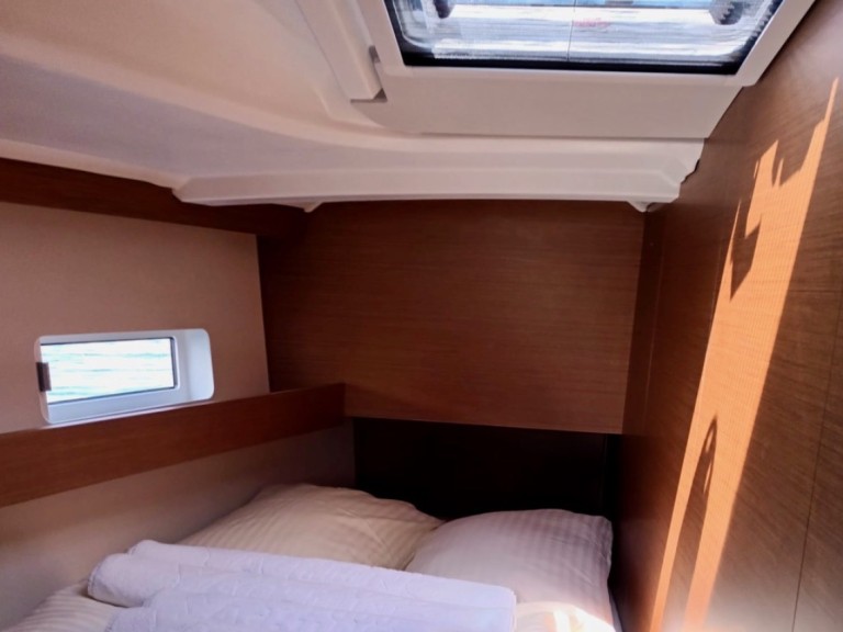 YachtCharter in Šibenik - Jeanneau Sun Odyssey 490 auf SamBoat