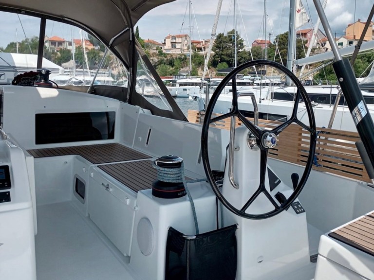 Segelboot mit oder ohne Skipper Jeanneau mieten in Šibenik