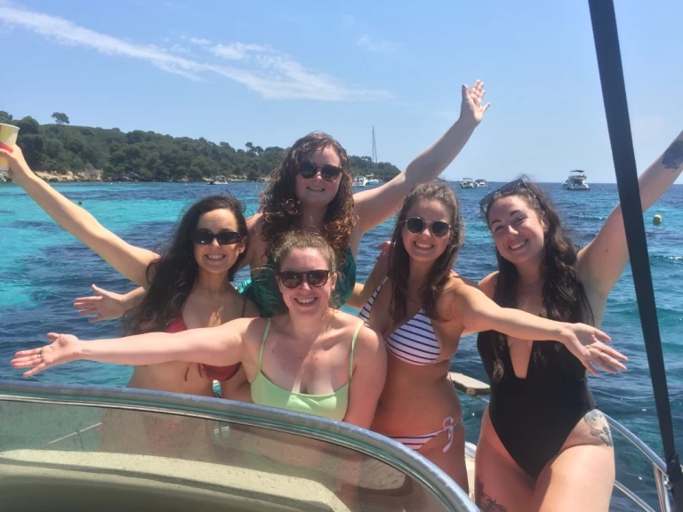 Ein Ranieri Shadow 22 S mieten in Cannes