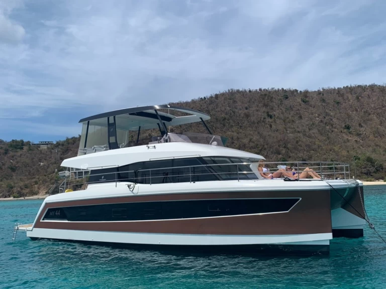 Motorboot mieten in Tortola - Fountaine Pajot My 44