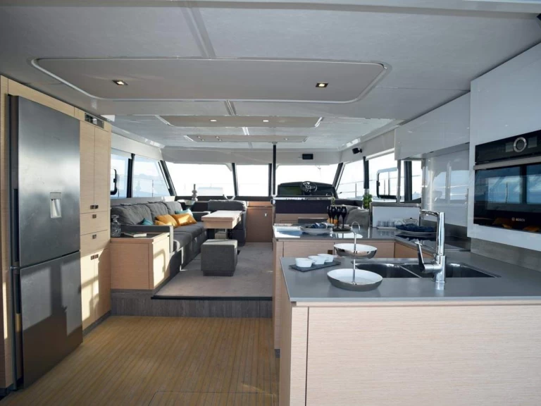 Vermietung Motorboot Fountaine Pajot mit Führerschein